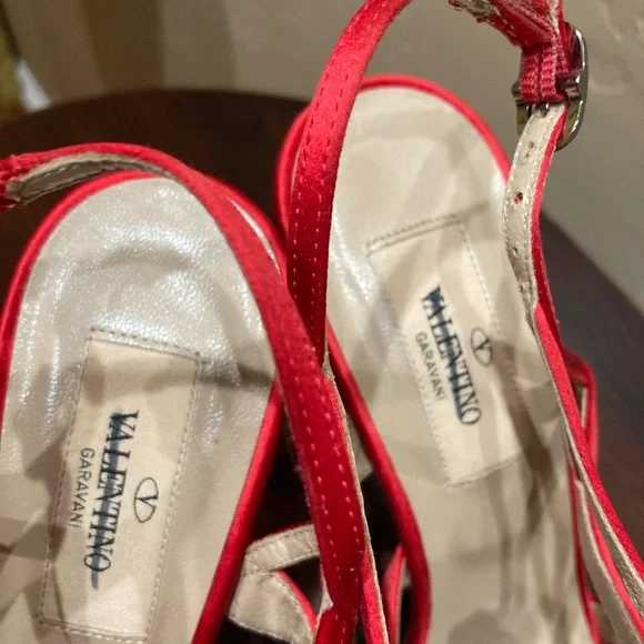 Valentino Garavani Red Satin Strappy Bow Heels, MISMATE, Right 7.5, Left  6.5 - Picture 9 of 13